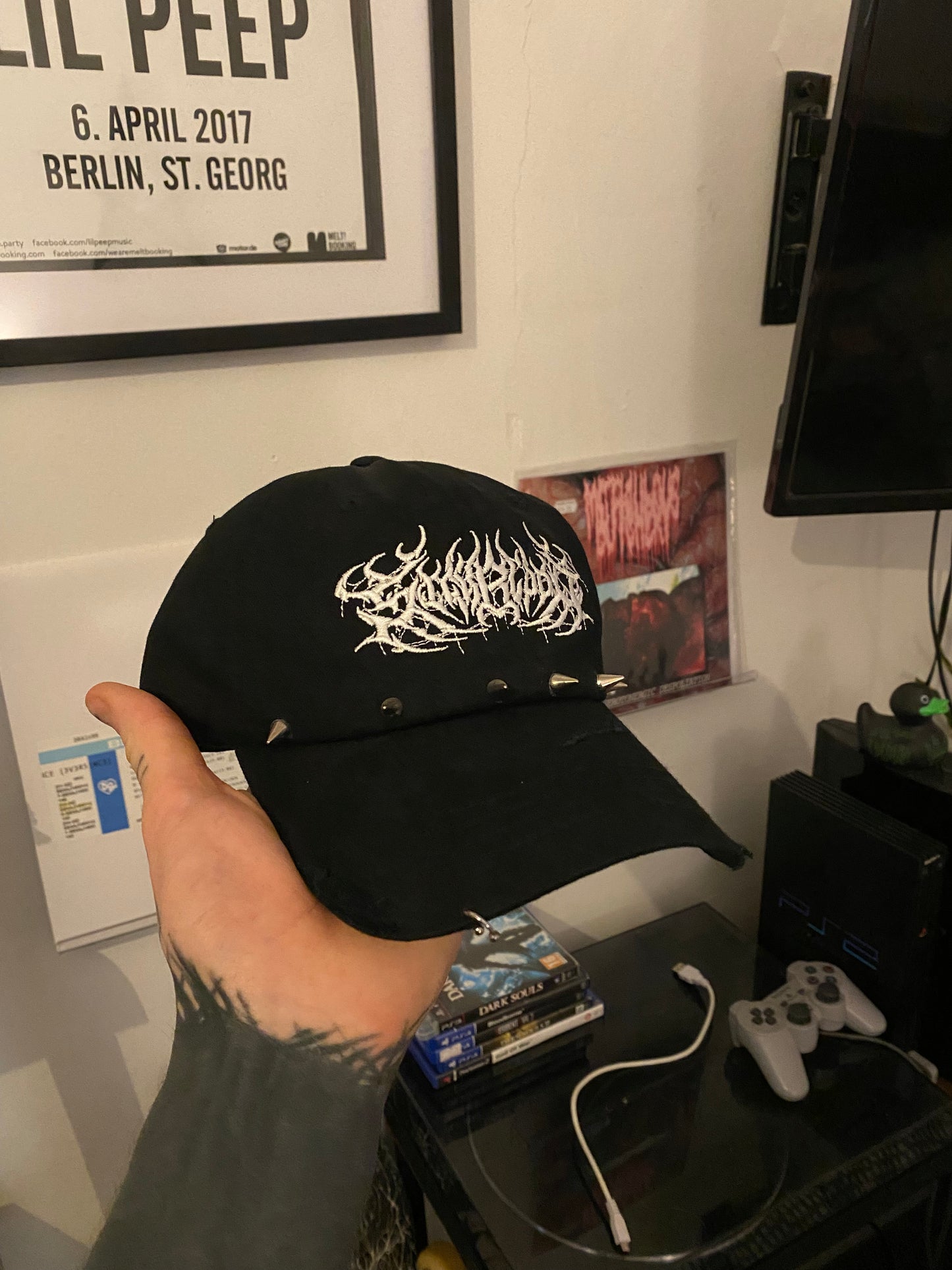 SPIKE HAT