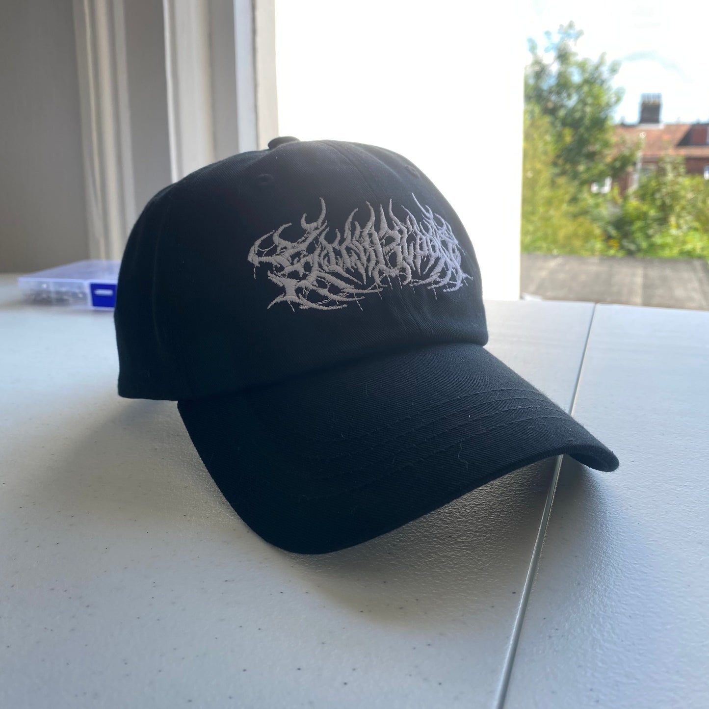 METAL LOGO HAT